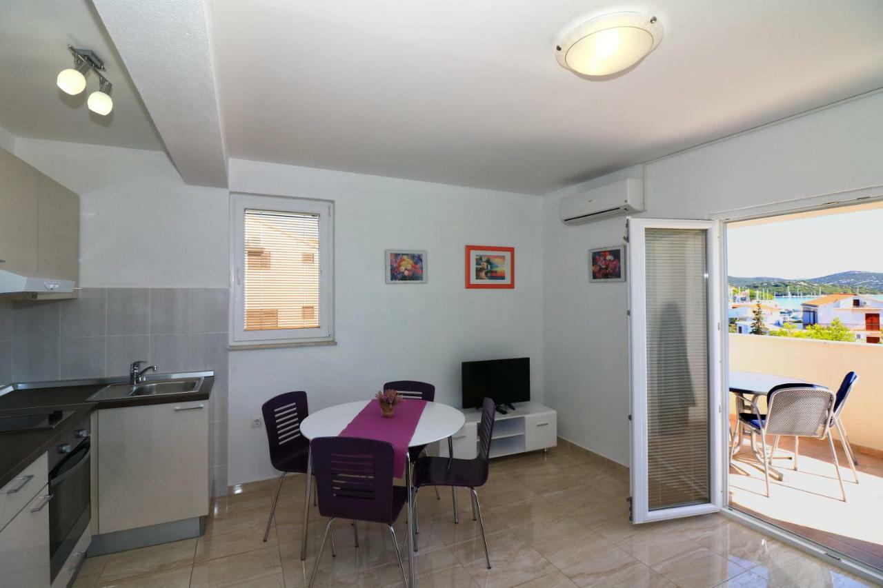 Apartments Sladana イェゼラ エクステリア 写真